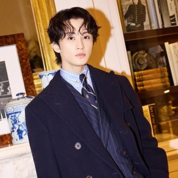 Masih Menggeluti Seni, Mark Lee Meluncurkan Label Kreatif 'Upper Room'