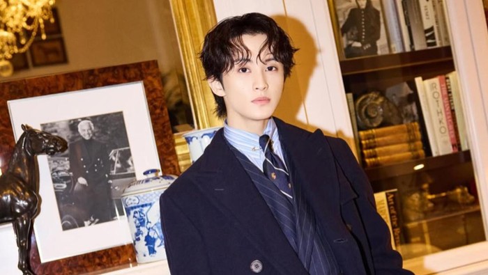 Masih Menggeluti Seni, Mark Lee Meluncurkan Label Kreatif 'Upper Room'