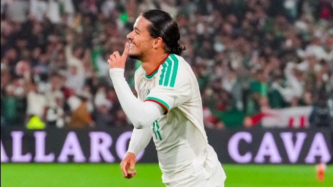 Pemain Aljazair Anis Hadj Moussa sukses membawa timnya mengalahkan Belanda dalam pertandingan uji coba jelang Piala Dunia 2026 di Rotterdam, Kamis (4/6) dini hari WIB. (Dok Feyenoord)