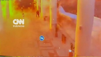 Pemerintah Kuwait merilis rekaman yang menunjukkan sebuah drone milik Iran menabrak bandara pada Rabu (3/6).