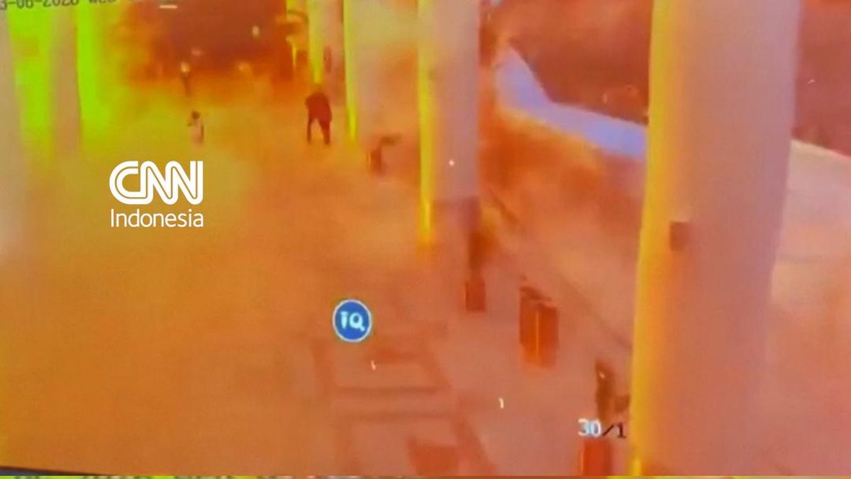Detik-detik Drone Iran Meledak Hantam Bandara Kuwait