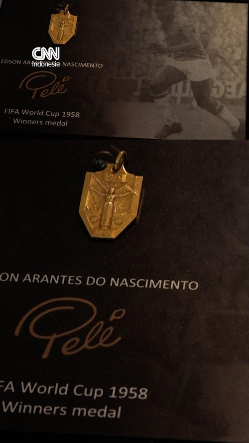 Jelang Piala Dunia 2026, sebuah rumah lelang di London melelang barang kenangan Piala Dunia berskala besar.