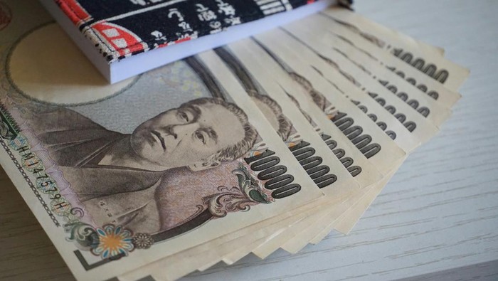 Mata uang Yen termasuk mata uang baik untuk investasi. Nilainya stabil.