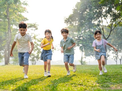 7 Ciri Anak Social Butterfly, Sosok Percaya Diri dan Mudah Bergaul