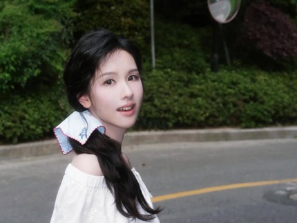 5 Potret Memesona Chen Du Ling, Bintang Drama China 'Ashes to Crown'