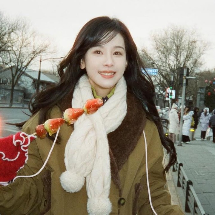 <p>Chen Du Ling sendiri telah membintangi banyak drama dan film. Salah satunya adalah film <em>The Left Ear</em> yang sukses mengangkat popularitasnya. (Foto: Instagram @du_chenduling)</p>