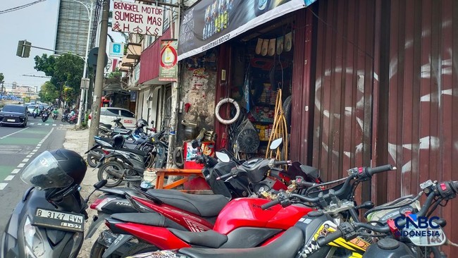Bengkel Sepi, Daya Beli Tertekan — Rupiah 18.040 & Oli Naik Rp75 Ribu