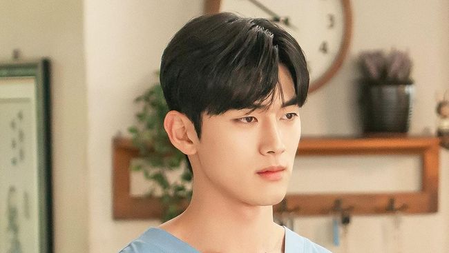 5 Potret Hong Min Gi, Pemeran Dokter Hyun Chi Yeon Di Drakor Doctor On The Edge