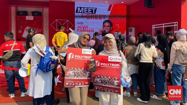 Sejumlah pecinta badminton menghadiri kegiatan jumpa atlet dalam Indonesia Open 2026 di Istora Senayan, Jumat (5/6).