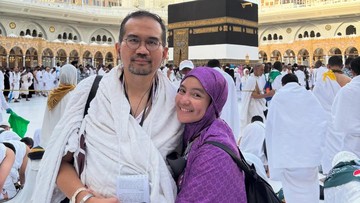 Berita Viral Selebriti dari InsertLive : Bertemu Mamah Dedeh di Padang Arafah, 7 Potret Haru Intan Nuraini dan Suami Naik Haji 2026