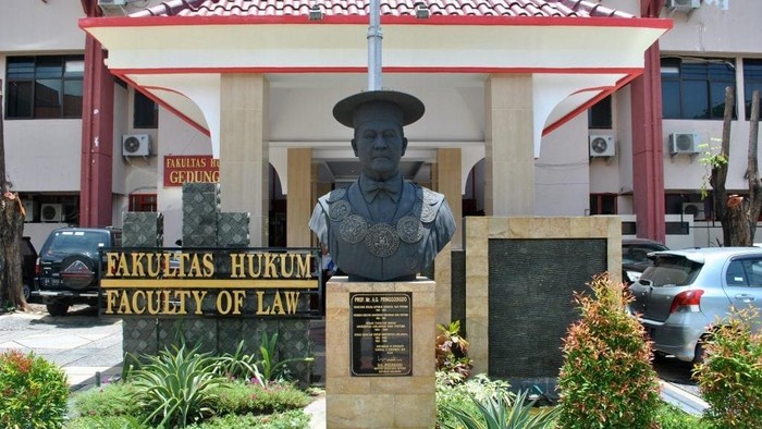 10 Kampus Jurusan Ilmu Hukum Terbaik di Indonesia Versi EduRank