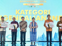 Kemendagri Beri Penghargaan Pemda Berprestasi Regional Jawa-Bali