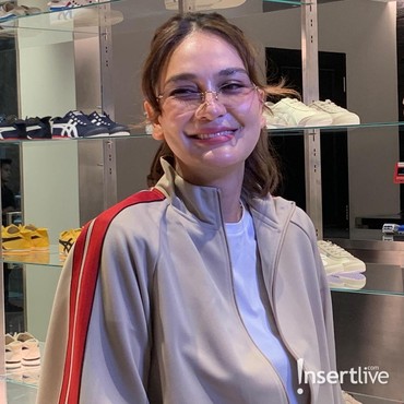Jauh dari Girly dan Anggun, Begini Gaya Nyaman Luna Maya