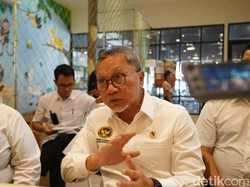 Zulhas Ancam Bakal Audit Sendiri Jika Sawit Petani di Kalbar Dibeli Murah