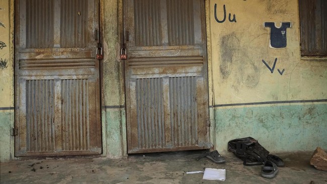 School items belonging to abducted students of Baptist Nursery and Primary School sit outside their classrooms in Oyo, State, Nigeria, June 2, 2026. REUTERS/Sodiq Adelakun