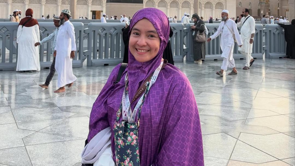 Momen Intan Nuraini Naik Haji