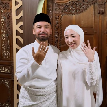 Ijab Kabul Disaksikan Teman, Momen Pernikahan Hassan Alaydrus & Audrey Jesslyn di KUA Tebet