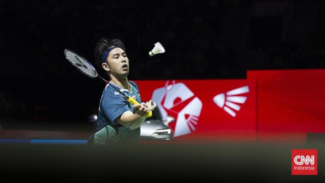 Memasuki gim kedua, Sabar/Reza langsung tampil agresif dan memimpin 3-1. Mereka kemudian memperlebar jarak menjadi 7-4 dan menjaga keunggulan hingga interval dengan skor 11-9. (CNN Indonesia/Adi Ibrahim)