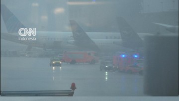 Roda Pendaratan Pesawat Boeing 787 Ambruk di Bandara Frankfurt