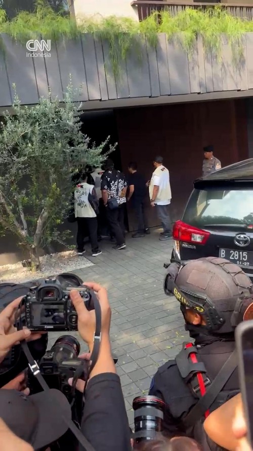 thumbnail video kpk geledah rumah silmy karim