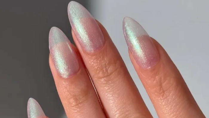 5 Warna Kuku yang Lagi Hits di Bulan Juni, Cocok untuk Summer Vibes