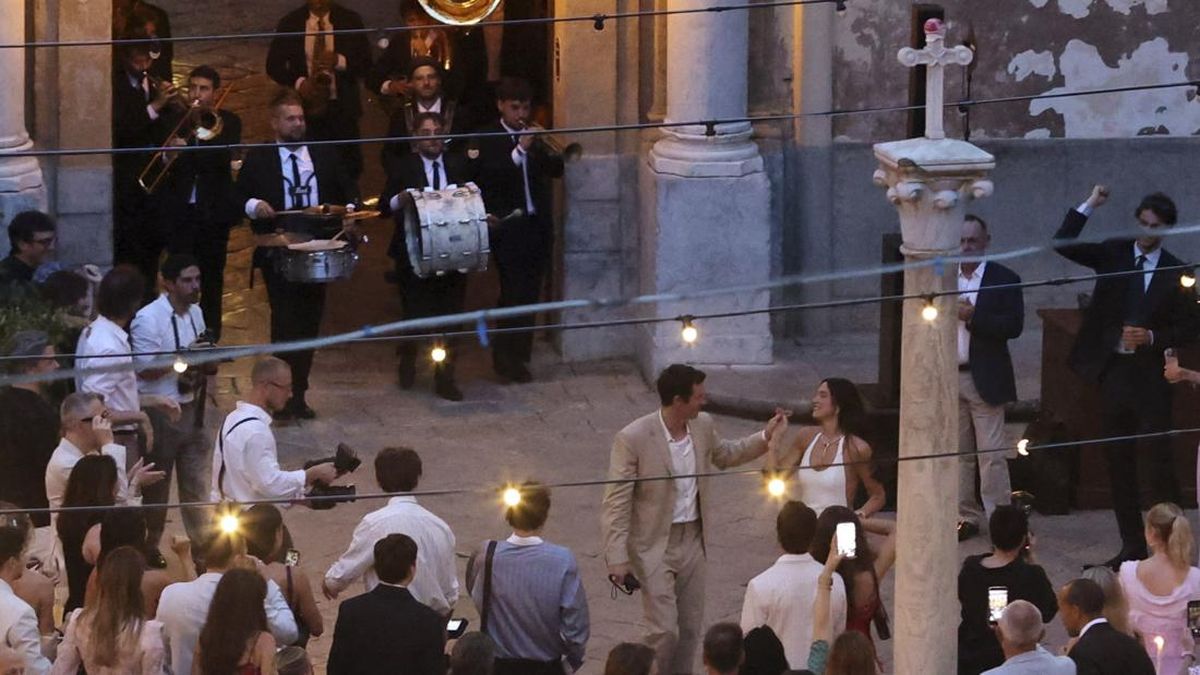 Foto: Dua Lipa Dan Callum Turner Gelar Pesta Nikah Di Palermo