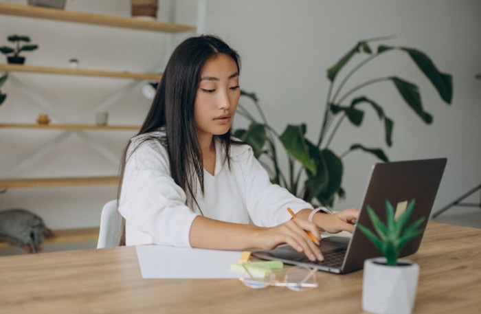 Gemini Decan 1 dikenal sebagai tipe Gemini yang paling mencerminkan karakter asli zodiak ini. Mereka cerdas, ambisius, dan selalu tertarik pada tantangan baru./ Foto: magnific.com/senivpetro
