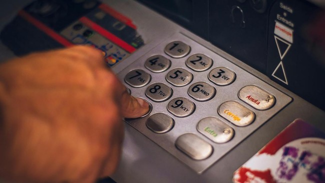 Serangan AI Ancam ATM & M-Banking Global — Indonesia Rentan