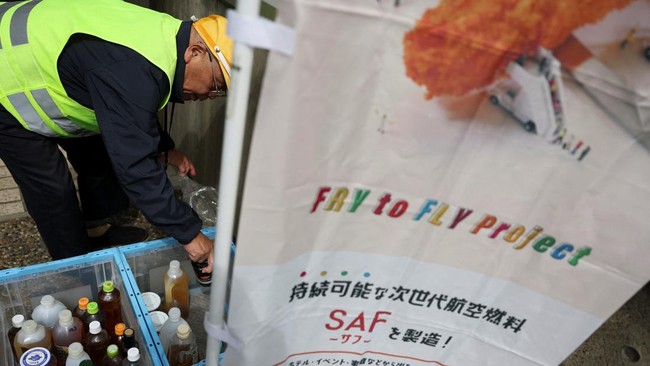 Jepang tengah menggalakkan proyek pengumpulan minyak goreng bekas atau jelantah dari rumah tangga dan restoran untuk diubah menjadi avtur.