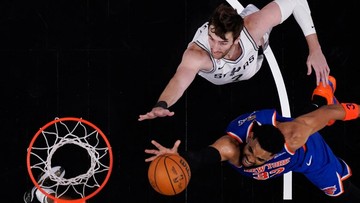 Liputan Olahraga CNN Sport : Hasil Final NBA 2026: Knicks Hajar Spurs 105-104 di Game 2