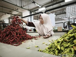 Sambat Pedagang Pasar Johar Semarang Sepi Pembeli gegara Harga Masih Tinggi