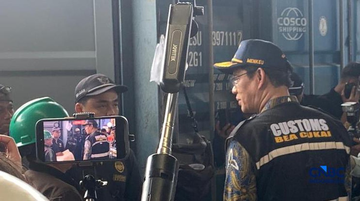 Purbaya Cek Ribuan Kontainer Numpuk di Priok, Ini Biang Keroknya!