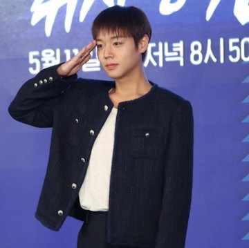 Park Ji Hoon Ungkap Rencana Wajib Militer Tahun Depan