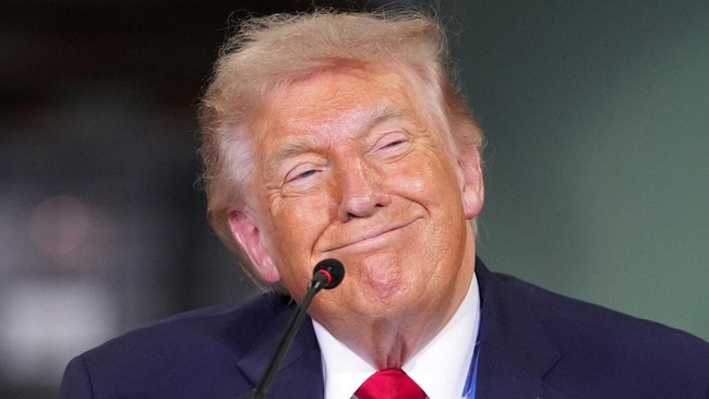 U.S. President Donald Trump attends an event at Custer Farms in Chippewa Falls, Wisconsin, U.S., June, 5, 2026. REUTERS/Nathan Howard