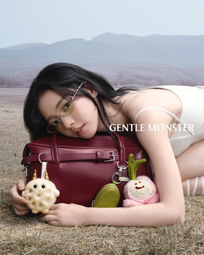 Sementara itu, aespa baru saja meluncurkan full album ke-2 bertajuk &lsquo;LEMONADE&rsquo; dengan dua title track, yakni &lsquo;WDA (Whole Different Animal)&rsquo; dan &lsquo;LEMONADE&rsquo;. Video musik &lsquo;LEMONADE&rsquo; sendiri baru dirilis pada 29 Mei 2026. / Foto: instagram.com/gentlemonster