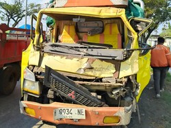 Truk-Motor Kecelakaan Beruntun di Pantura Demak, 1 Orang Tewas