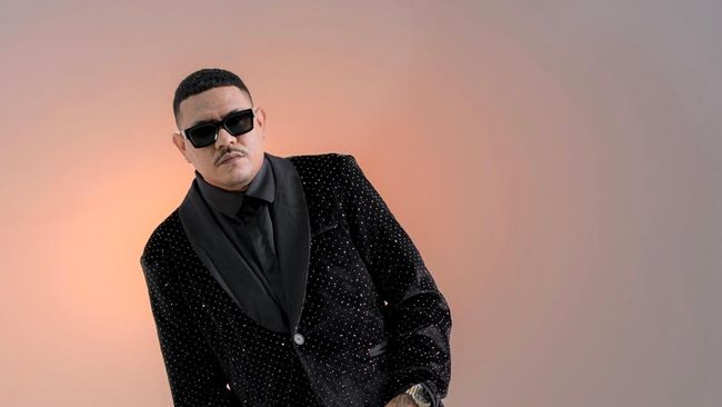 Musik Timur Makin Mendunia, Toton Caribo Buka Babak Baru Lewat Single CEO
