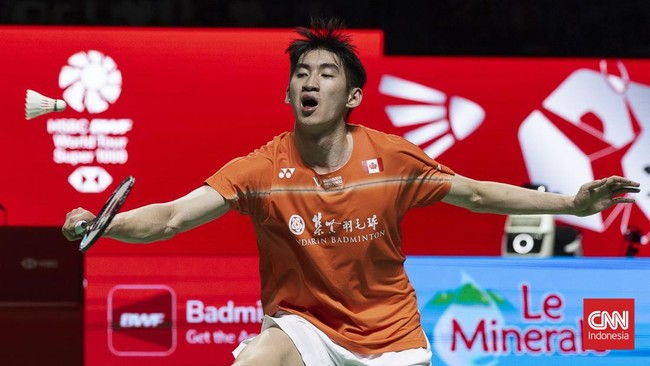 Pebulu tangkis tunggal putra Kanada, Victor Lai, berhasil melangkah ke partai final Polytron Indonesia Open 2026 setelah menaklukkan wakil Taiwan, Chou Tien Chen, pada babak semifinal yang berlangsung di Istora Senayan, Jakarta, Sabtu (6/6/2026). (CN