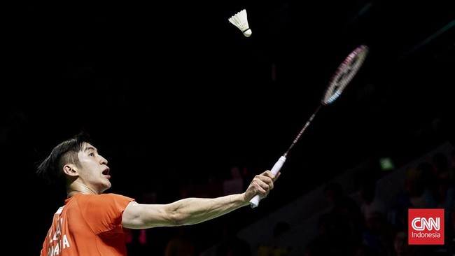Pebulu tangkis tunggal putra Kanada, Victor Lai, berhasil melangkah ke partai final Polytron Indonesia Open 2026 setelah menaklukkan wakil Taiwan, Chou Tien Chen, pada babak semifinal yang berlangsung di Istora Senayan, Jakarta, Sabtu (6/6/2026). (CN