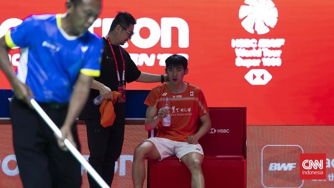 Pebulu tangkis tunggal putra Kanada, Victor Lai, berhasil melangkah ke partai final Polytron Indonesia Open 2026 setelah menaklukkan wakil Taiwan, Chou Tien Chen, pada babak semifinal yang berlangsung di Istora Senayan, Jakarta, Sabtu (6/6/2026). (CN
