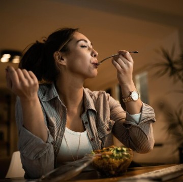 4 Makanan dan Minuman yang Bisa Membantu Tidur Lebih Nyenyak, Konsumsi Sebelum Tidur