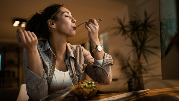 4 Makanan dan Minuman yang Bisa Membantu Tidur Lebih Nyenyak, Konsumsi Sebelum Tidur