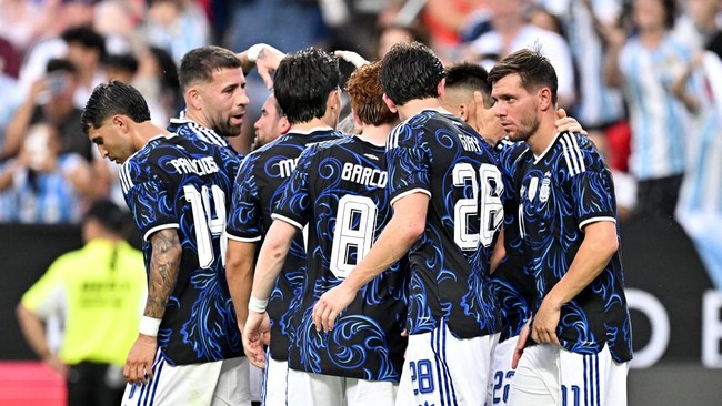 Soccer Football - International Friendly - Argentina v Honduras - Kyle Field, College Station, Texas, U.S. - June 6, 2026 Argentina's Lautaro Martinez celebrates scoring their first goal with teammates IMAGN IMAGES via Reuters/Maria Lysaker