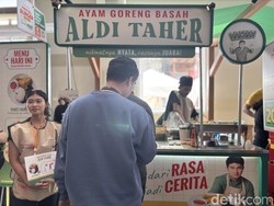 Video: Review Ayam Goreng Basah Aldi Taher, Enak atau Cuma Modal Viral?