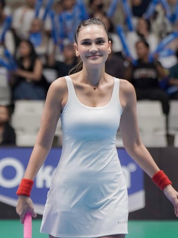 Inspirasi 5 Outfit Olahraga Ala Luna Maya yang Sporty dan Nyaman