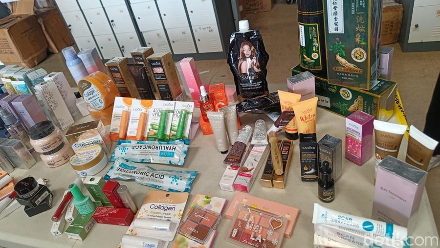 Gudang Kosmetik Ilegal di Tangerang