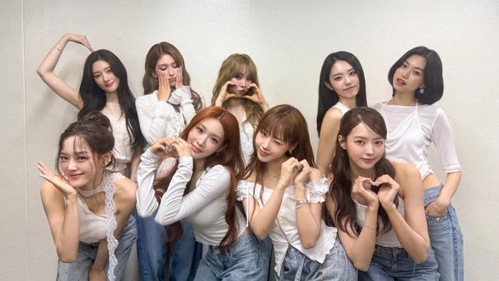 I.O.I Akhiri Perayaan Anniversary ke-10 dengan Penuh Kenangan Manis