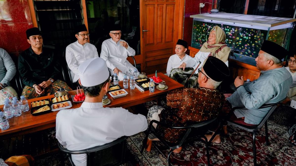 Jelang Munas-Konbes NU, PBNU Sowan Minta Restu Kiai Huda Ploso Kediri