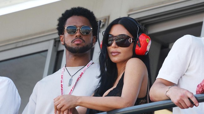 Formula One F1 - Monaco Grand Prix - Circuit de Monaco, Monaco - June 6, 2026 Kim Kardashian is seen during qualifying REUTERS/Jakub Porzycki/Pool