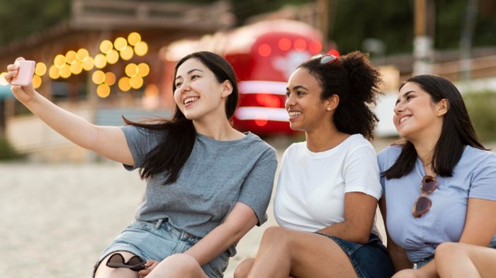 Orang yang lahir pada tanggal 1 dikenal memiliki energi hangat dan penuh percaya diri. Kehadiran mereka sering membawa semangat positif bagi lingkungan sekitar./ Foto: magnific.com